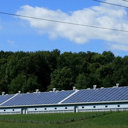 An image of a barn with solar pv on the roof