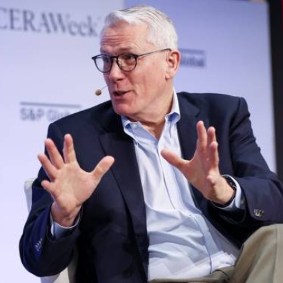 Professor Geoff Parker speaks during a panel discussion.